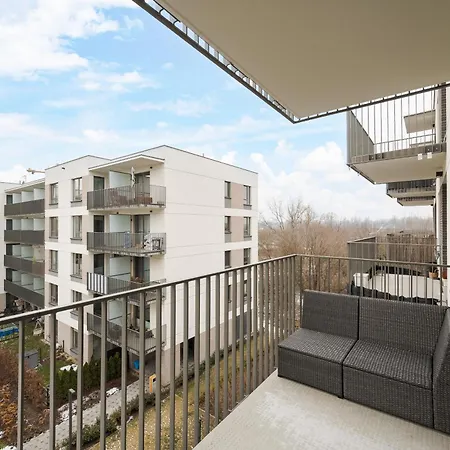 Praga Poludnie Chic By Bookinghost