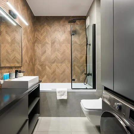 Praga Poludnie Chic By Bookinghost *